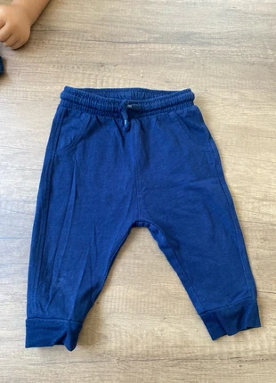 Pantaloni, marca: Blukids, estado: Muito bom, tamanho: 9-12 meses / 74 cm, €2.00, €2.80 inclui Proteção do Comprador