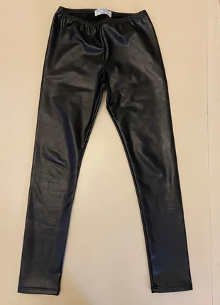 Pantalón efecto piel calentitos para niña, marque: Bóboli, état: Très bon état, taille: 8 ans / 128 cm, 6,00 €, 7,00 € Protection acheteurs incluse