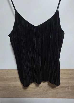 Top schwarz, staat: Heel goed, maat: L / 40 / 12, € 4,00, € 4,90 inclusief Kopersbescherming