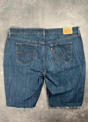 Short Levi’s 711 Skinny cut-off– Bermuda denim raw cut W38 / FR 48= XXL femme coton SLR 07, marque: Levi's, état: Très bon état, taille: XXL / 44 / 16, 11,00 €, 12,25 € Protection acheteurs (Pro) incluse