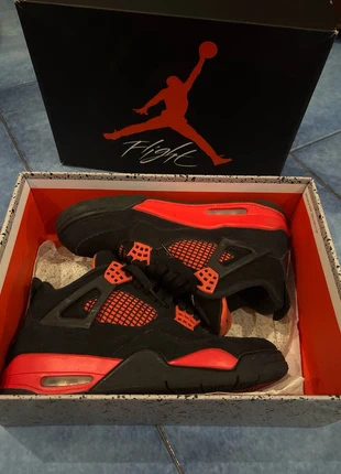 Air Jordan 4 Retro ‘Red Thunder’ -Ottime condizioni, brand: Jordan, condizioni: Ottime, taglia: 41, €100.00, €105.70 include la Protezione acquisti