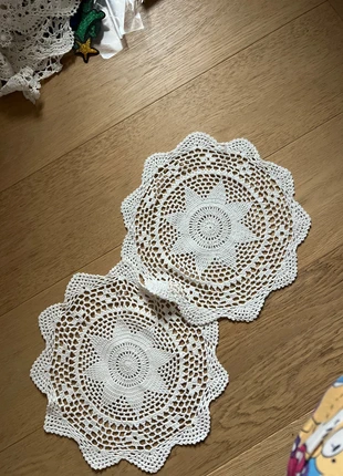 Set 2 centrini tavolo a 2€, marke: Set, zustand: Sehr gut, 1,00 €, 1,75 € inklusive Vinted-Käuferschutz