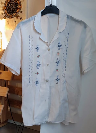Chemisier à fleurs brodées, brand: Vintage Dressing, condition: Good, size: L / 40 / 12, €4.50, €5.43 includes Buyer Protection