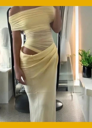 Robe longue jaune drapée avec découpe, marque: LOOK, état: Très bon état, taille: S / 36 / 8, 26,99 €, 29,04 € Protection acheteurs incluse