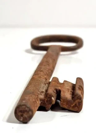 Large Antique French Wrought Iron Key – 19th c Château & Farmhouse Salvage – 16.8 cm, condition: Good, €14.00, €15.40 includes Buyer Protection Pro