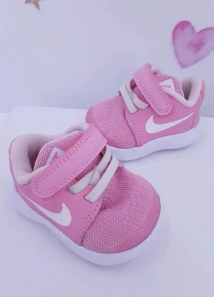 Baskets Nike 0/6 mois 💜, marque: Nike, état: Neuf sans étiquette, taille: 17, 15,00 €, 16,45 € Protection acheteurs (Pro) incluse