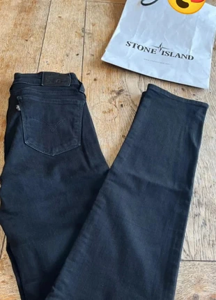 Levi’s 712 Slim, marque: Levi's, état: Très bon état, taille: XS / 34 / 6, 15,00 €, 16,45 € Protection acheteurs incluse