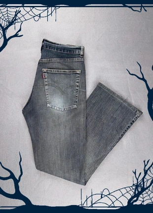 Jean Levi's Femme W28 (FR38) - Bootcut Y2K Fuselée Tapered 100% coton - Noir, marque: Levi's, état: Très bon état, taille: M / 38 / 10, 10,00 €, 11,20 € Protection acheteurs incluse