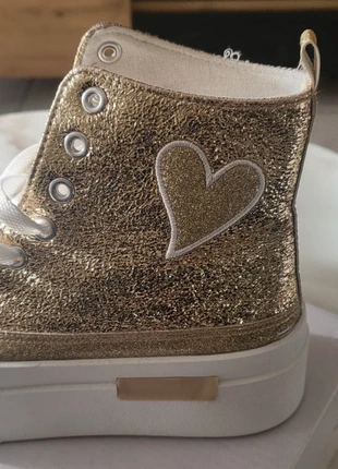 Basket doré, staat: Nieuw zonder prijskaartje, maat: 37, € 22,00, € 23,80 inclusief Kopersbescherming