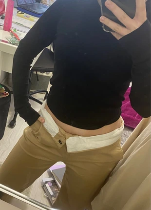 low waist broek, merk: Bershka, staat: Heel goed, maat: S / 36 / 8, € 5,00, € 5,95 inclusief Kopersbescherming