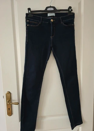 Jean Stradivarius "Push up Denim" taille 38 État impeccable, merk: Stradivarius, staat: Heel goed, maat: M / 38 / 10, € 15,00, € 16,45 inclusief Kopersbescherming