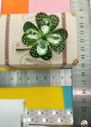 Broche avec la boîte, marca: Broche.fr, estado: Muito bom, €5.00, €5.95 inclui Proteção do Comprador Pro