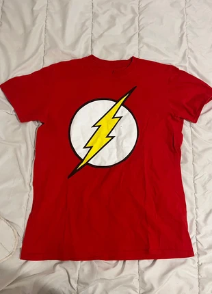 T-shirt the flash, merk: The flash, staat: Heel goed, maat: L, € 5,00, € 5,95 inclusief Kopersbescherming