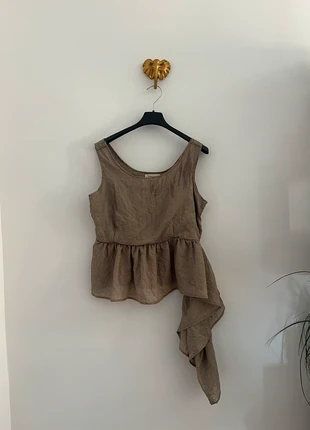 Blusa con volante abajo, merk: leemoou, staat: Nieuw zonder prijskaartje, maat: M / 38 / 10, € 12,00, € 13,30 inclusief Kopersbescherming