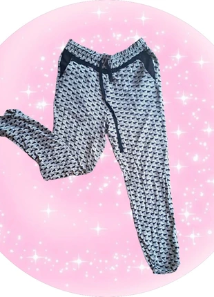 ●Pantaloni bianco e nero Silvian heach tg XS●, brand: Silvian Heach, condizioni: Ottime, taglia: XS / IT 38 / EU 34, €2.00, €2.80 include la Protezione acquisti