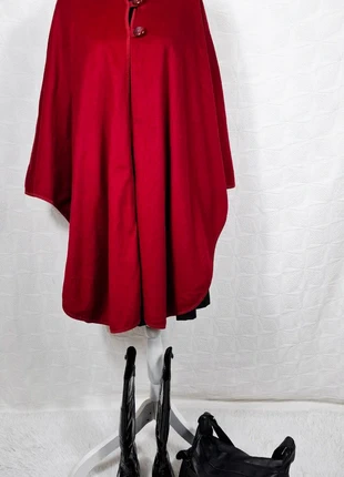 Cape rouge élégante femme, brand: Vintage Dressing, condition: Very good, size: One size, €40.00, €42.70 includes Buyer Protection