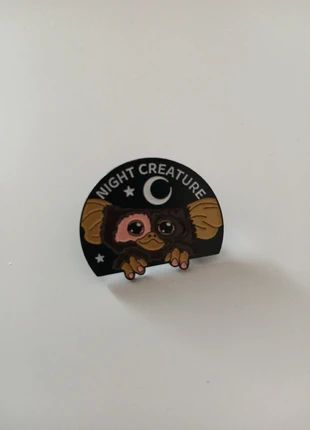 Pin night creature, merk: onbekend, staat: Heel goed, € 2,50, € 3,33 inclusief Kopersbescherming