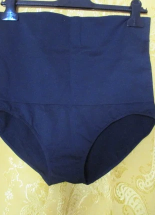 Guaina nera NKD. tg 48/50, brand: CM, condizioni: Nuovo con cartellino, taglia: XXXL / IT 50 / EU 46, €9.99, €11.19 include la Protezione acquisti