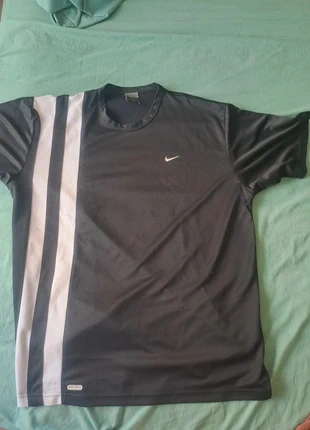 T-shirt nike Andre Agassi Australian open 2003 vincitore, marke: Nike, zustand: Sehr gut, größe: M, 90,00 €, 95,20 € inklusive Vinted-Käuferschutz