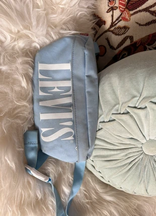Levi fannybag, merk: Levi's, staat: Goed, € 15,00, € 16,45 inclusief Kopersbescherming