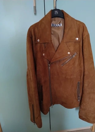 Chiodo in pelle scamosciata, brand: Bully, condizioni: Ottime, taglia: M, €60.00, €63.70 include la Protezione acquisti