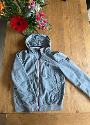 Veste Tommy Hilfiger grise, marca: Tommy Hilfiger, estado: Muy bueno, tamaño: 16 años /176 cm, 40,00 €, 42,70 € Protección al comprador incluida