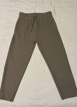 Men's beige pleated trousers - Zara (L) - Pantalone plissettato cropped, marque: Zara, état: Très bon état, taille: L, 39,95 €, 42,65 € Protection acheteurs incluse