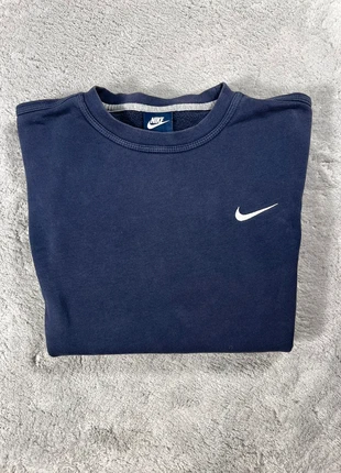 Nike Crew neck sweater taille M bleu foncé logo brodé, marque: Nike, état: Très bon état, taille: M, 20,00 €, 21,70 € Protection acheteurs incluse