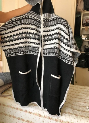 Poncho/mantella, brand: Vintage Dressing, condizioni: Nuovo senza cartellino, taglia: Taglia unica, €3.00, €3.85 include la Protezione acquisti