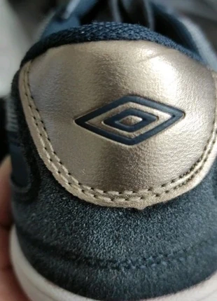 Chaussures/baskets Umbro Taille 41 quasi neuves, marque: Umbro, état: Très bon état, taille: 41, 6,30 €, 7,32 € Protection acheteurs incluse