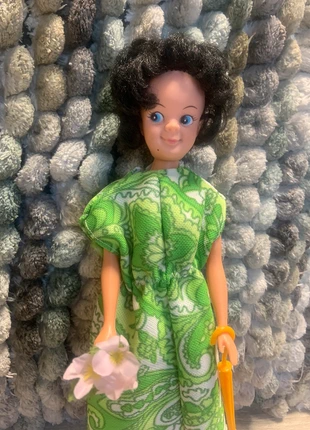 Mooie vintage clone Barbie Sindy made in Hong Kong, merk: Hong Kong, staat: Goed, maat: Prematuur, tot 44 cm, € 4,00, € 4,90 inclusief Kopersbescherming