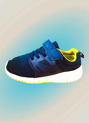 Baskets à scratch pour enfants, staat: Heel goed, maat: 30, € 2,40, € 3,22 inclusief Kopersbescherming