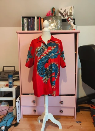 Chemise Motif dragon 2020 rouge et bleu, marque: Inconnu, état: Très bon état, taille: M / 38 / 10, 2,00 €, 2,80 € Protection acheteurs incluse
