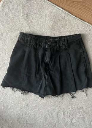 Skirt-Like Black Denim Shorts, marque: Stradivarius, état: Très bon état, taille: S / 36 / 8, 15,00 €, 16,45 € Protection acheteurs incluse