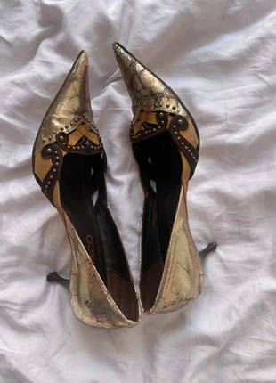 Vintage Metallic Heels – Gold Bronze Y2K Style, brand: Vintage Dressing, condizioni: Buone, taglia: 40, €22.00, €23.80 include la Protezione acquisti