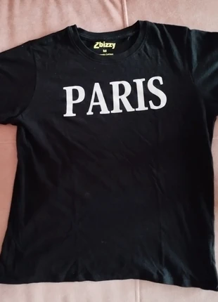 Zwart T-shirt met witte letters van 2-Bizzy, brand: 2-Bizzy, condizioni: Ottime, taglia: M / IT 42 / EU 38, €1.49, €2.26 include la Protezione acquisti