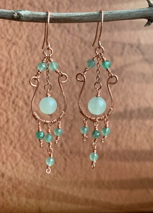 Selbstgefertigte Ohrringe (Chandelier Earrings) aus Kupfer mit grünen Edelsteinen, marke: Selfmade, zustand: Neu, mit Etikett, 30,00 €, 32,20 € inklusive Vinted-Käuferschutz