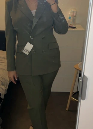 Ensemble tailleur Zara Kaki XL, marke: Zara, zustand: Neu, größe: XL / 42 / 14, 70,00 €, 74,20 € inklusive Vinted-Käuferschutz
