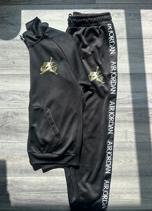 Nike Jordan Survêtement Taille L, marque: Nike, état: Très bon état, taille: L, 39,00 €, 41,65 € Protection acheteurs incluse