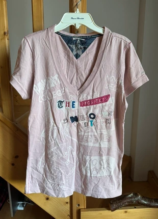 T-shirt rosa con stampa “Hilfiger Denim” taglia M, marca: Hilfiger Denim, estado: Muito bom, tamanho: M / 38 / 10, €15.00, €16.45 inclui Proteção do Comprador