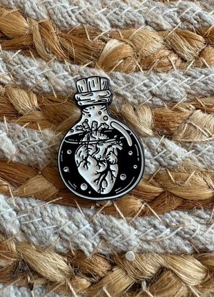 Pins gothique, état: Très bon état, 4,00 €, 4,90 € Protection acheteurs (Pro) incluse