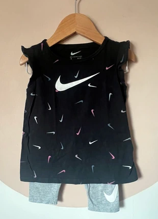 Setje Nike, marque: Nike, état: Bon état, taille: 12-18 mois / 80 cm, 3,00 €, 3,85 € Protection acheteurs incluse