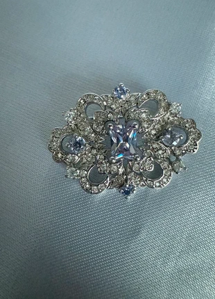 Broche avec pierres Lilas, état: Très bon état, 99,00 €, 104,65 € Protection acheteurs (Pro) incluse