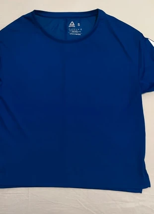 T shirt maglietta sportiva Reebok donna tg S mai indossata, brand: Reebok, condizioni: Nuovo senza cartellino, taglia: S / IT 40 / EU 36, €16.00, €17.50 include la Protezione acquisti