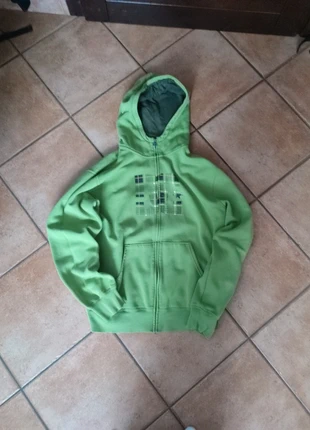 DC shoes hoodie, marque: DC Shoes, état: Très bon état, taille: M, 50,00 €, 53,20 € Protection acheteurs incluse