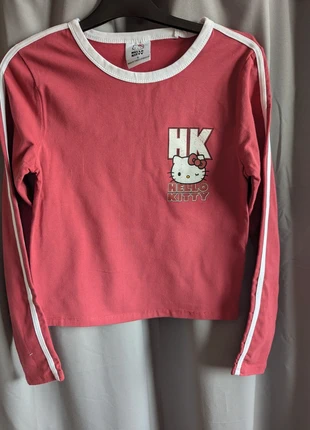 Petit pull léger rouge et bandes blanches Hello Kitty Sanrio Primark, marque: Primark, état: Neuf sans étiquette, taille: S / 36 / 8, 5,00 €, 5,95 € Protection acheteurs incluse