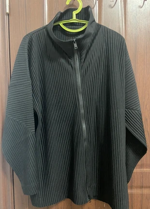 Issey Miyake JL140 Met Zwarte Rits, brand: Issey Miyake, condizioni: Nuovo senza cartellino, taglia: S, €125.00, €131.95 include la Protezione acquisti