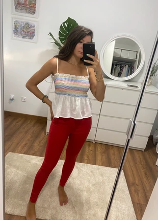 Pantalón Pitillo rojo Stradivarius, marque: Stradivarius, état: Neuf sans étiquette, taille: XS / 34 / 6, 5,00 €, 5,95 € Protection acheteurs incluse