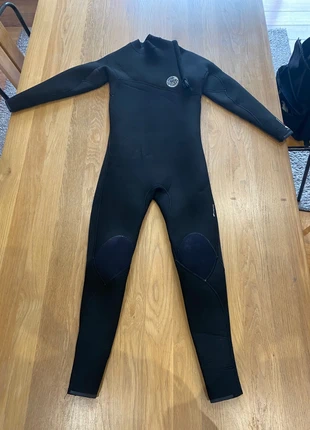 Combinaison Ripcul Flashbomb 5.3 16 ans, marque: Rip Curl, état: Comme neuf, 135,00 €, 142,45 € Protection acheteurs incluse