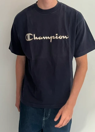 T-shirt Champion vintage Big logo brodé noir taille/L, marque: Champion, état: Très bon état, taille: L, 26,00 €, 28,00 € Protection acheteurs incluse